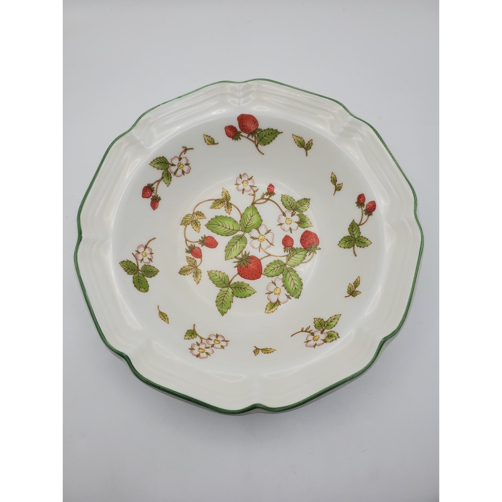 Vtg Hankook China Strawberry 7" Scalloped Soup/Fruit/Cereal Serving Bowl HNK2